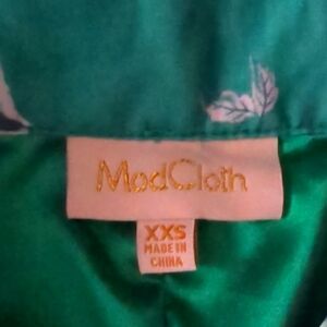ModCloth Green Bird Skirt. Fully Satin Lined. Belt Loops. Zipper, Hook & Eye